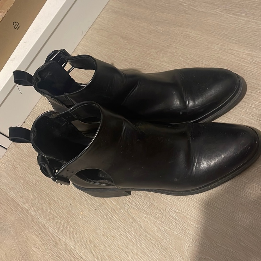 Zara cut out flat booties
